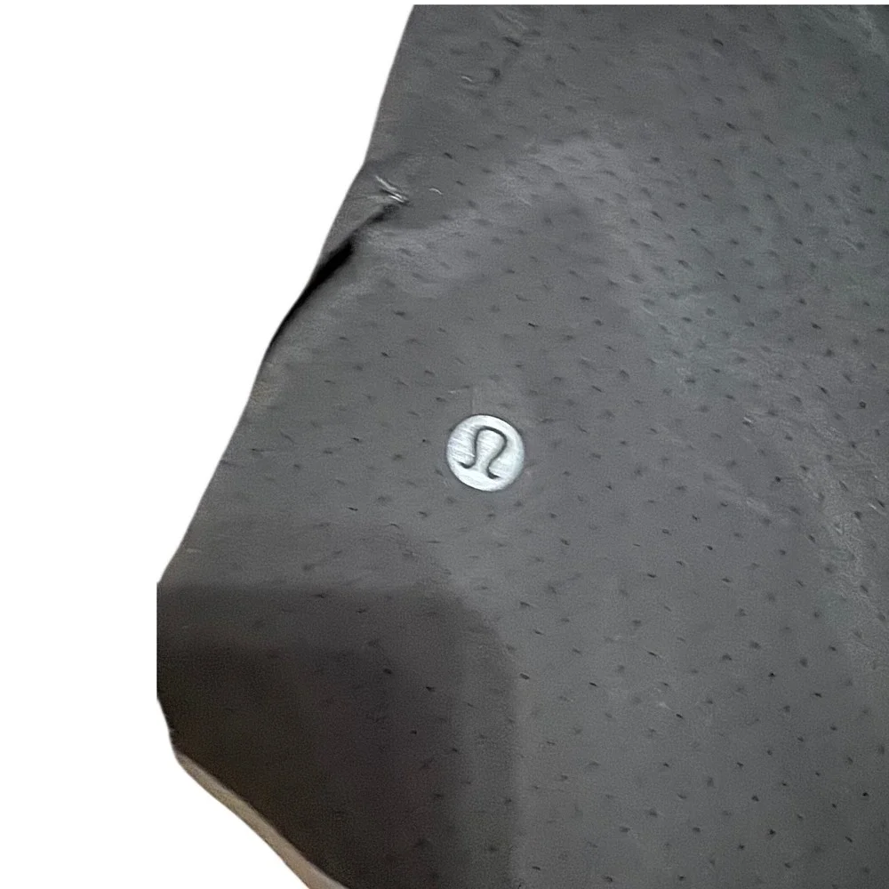 Lululemon Mens Black Perforated Running Training Shorts Reflective Zipper Pocket